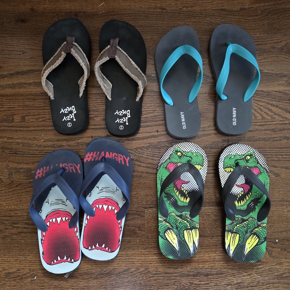 Lot Of 4 Pairs Boys Flip Flops